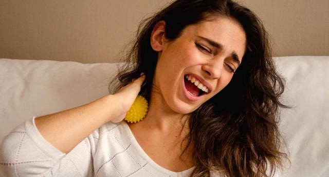 Muguras pašmasāža ar masāžas bumbu