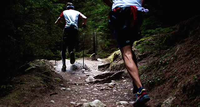 Skriešana svara zaudēšanai ar masāžas pistoli